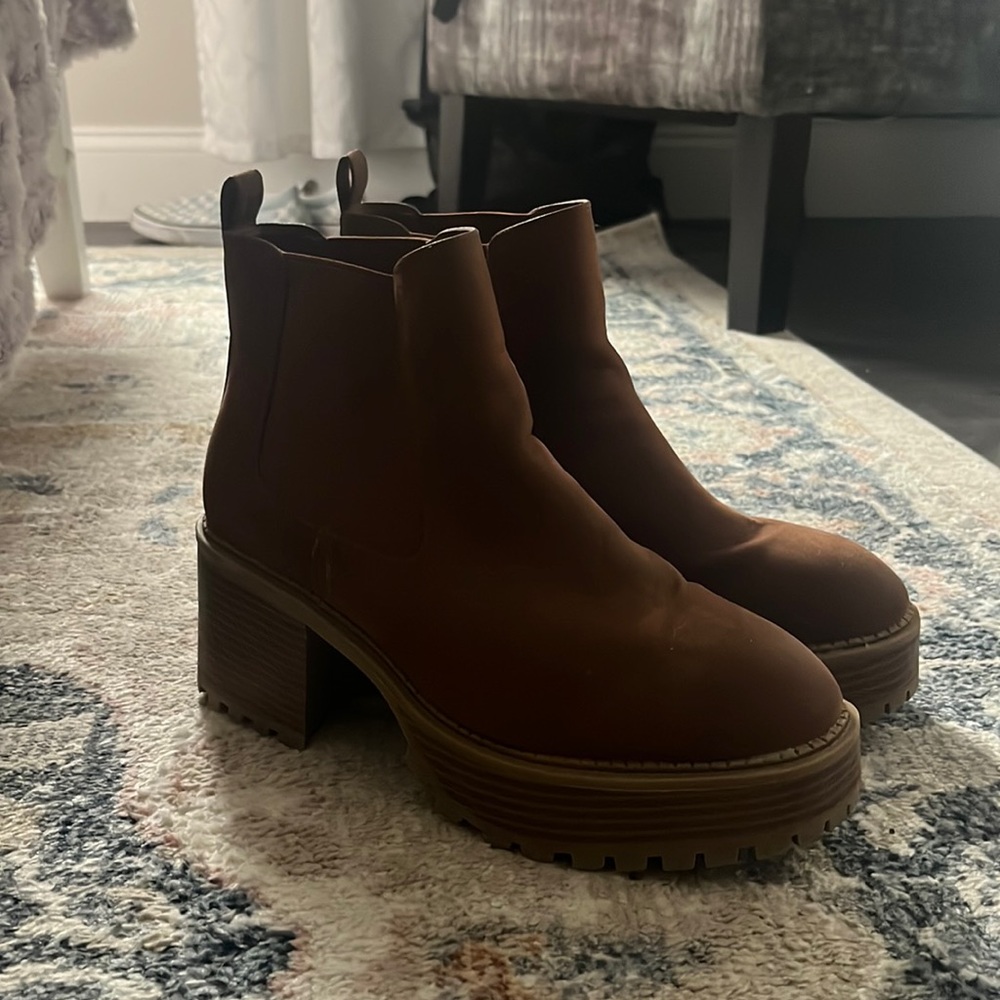 Boots - Picture 5 of 5